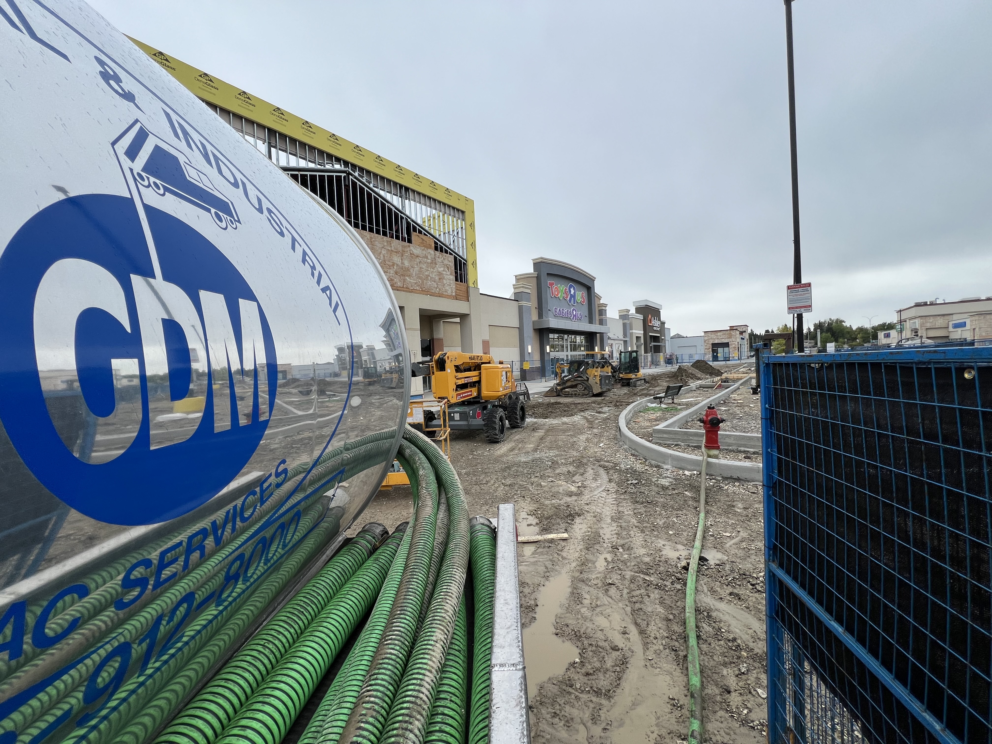GDM Vac vac truck staged at Calgary airport for an overnight emergency call